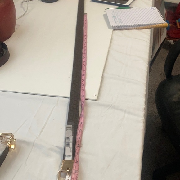 Michael kors twist reversible belt. - Picture 16 of 16